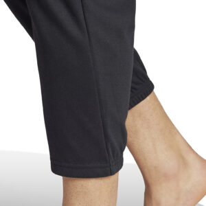 ביגוד אדידס