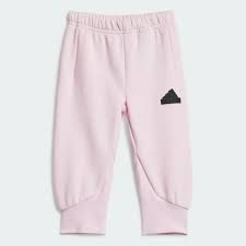 in z.n.e. suit clpink/black