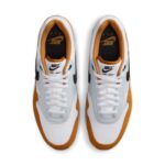 נעלי נייקי air max 1 'monarch'