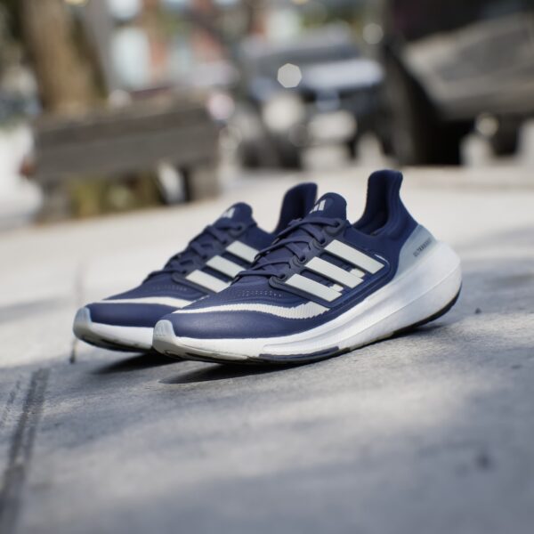 נעלי ריצה אדידס ultraboost light
