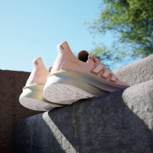 נעלי ספורט נשים אדידס ultraboost 5 w