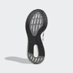 נעלי ריצה אדידס solarboost 5 m (העתק)