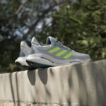 נעלי ריצה אדידס solarboost 5 m (העתק)