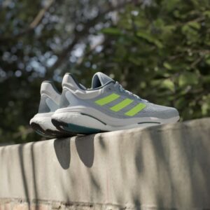 נעלי ריצה אדידס solarboost 5 m (העתק)