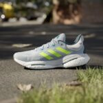 נעלי ריצה אדידס solarboost 5 m (העתק)