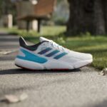 נעלי ריצה אדידס solarboost 5 m (העתק)