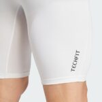 tf base short t white