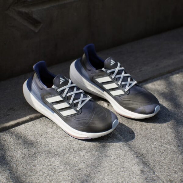נעלי ריצה אדידס ultraboost light 23 (העתק)