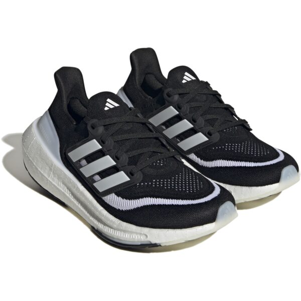 נעלי ריצה נשים אדידס ultraboost light