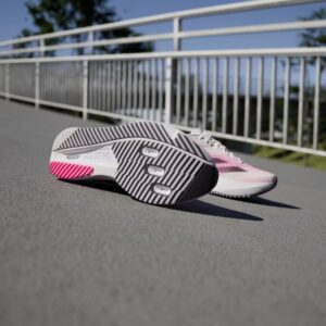 נעלי ריצה נשים אדידס adizero sl2